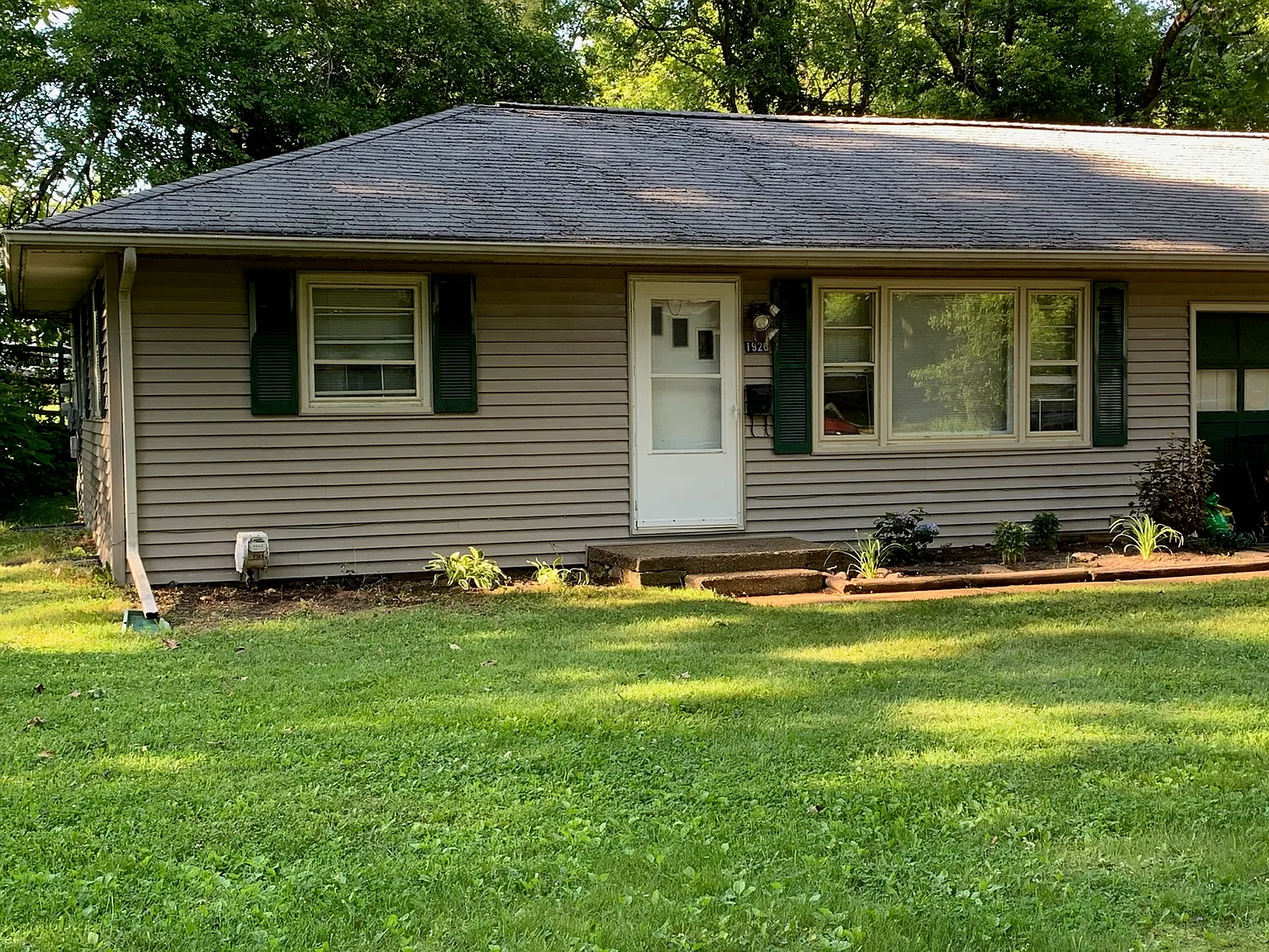 3 bed, 1850 sqft, $1,500 — Photo 1
