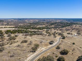 49 Oakwater Dr, Fredericksburg, TX 78624