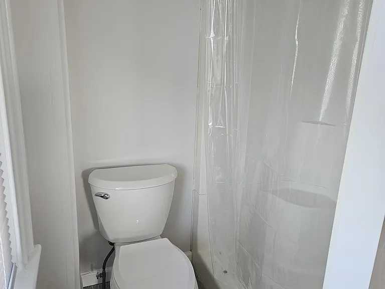 335 E Market St #2 — Photo 9