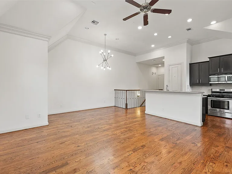 2305 Bastrop St #A — Photo 9