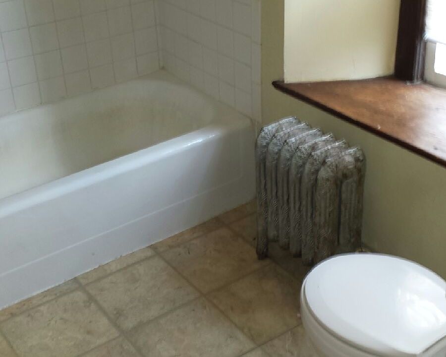 2nd image of 505 Barrett St