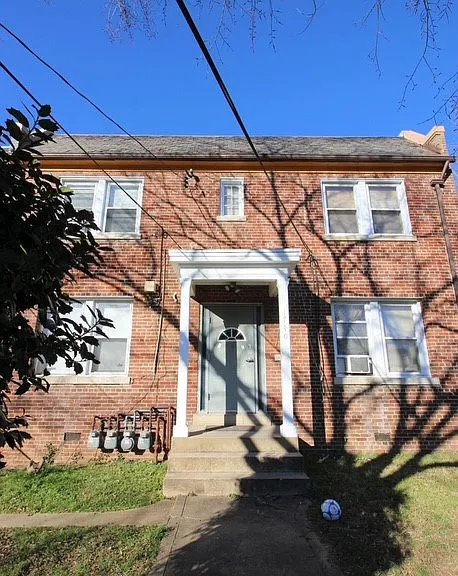 1740 S St SE #3 — Photo 1