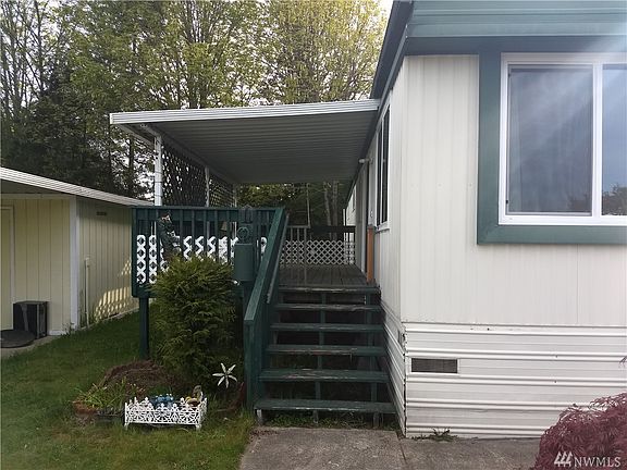 2nd image of 1327 SE Carl Pickel Dr