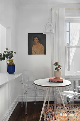 Sold by Triplemint | media 4