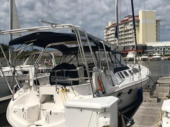 800 Whitwam Dr #12, Saint Joseph, MI 49085