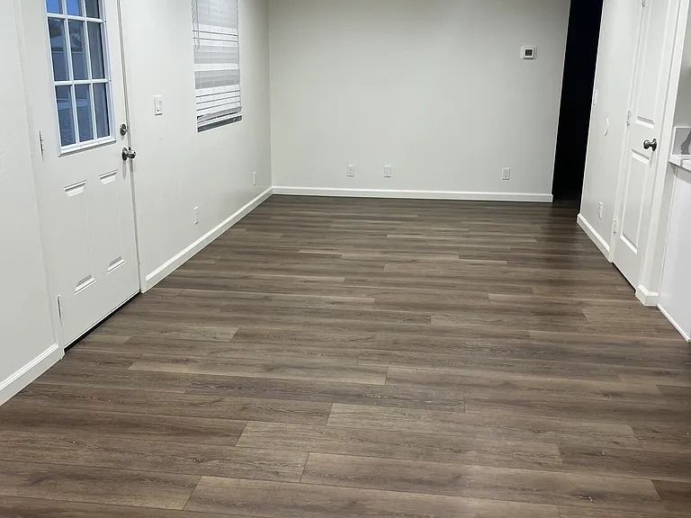 915 W Dolphin Ave #A — Photo 5
