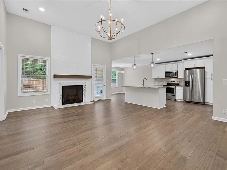 513 Wingfield Ct — Photo 6