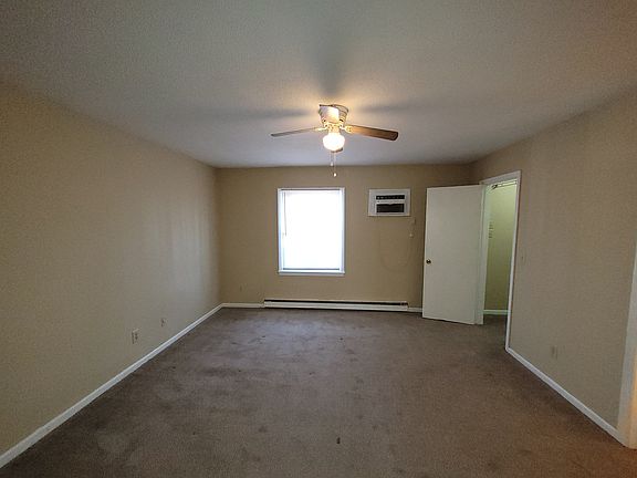 2nd image of 2003 Woodcrest St #F