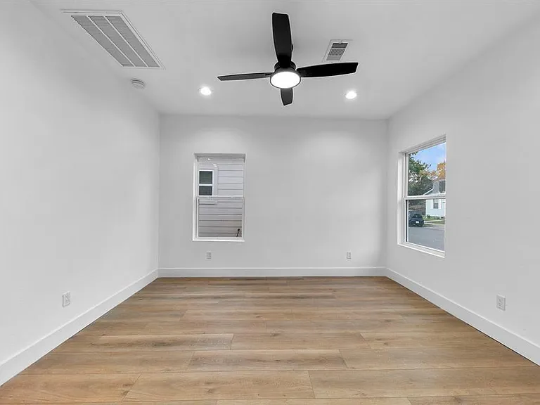 2801 Nettleton St — Photo 2