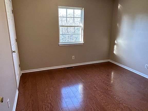 4th image of 11524 Aaron Ln
