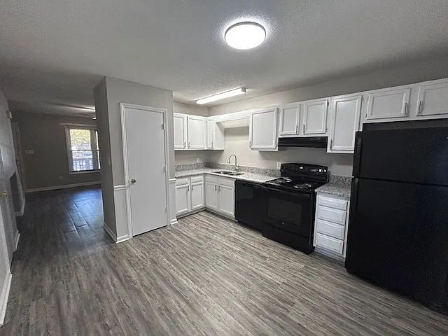 2 bed, 1.5 bath, 940 sqft, $1,400 — Photo 4