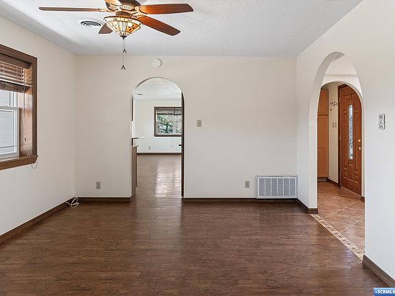 3rd image of 509 E Cain Dr