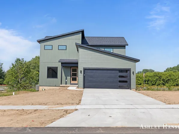 111 Chase Ct NW, Kent City, MI 49330