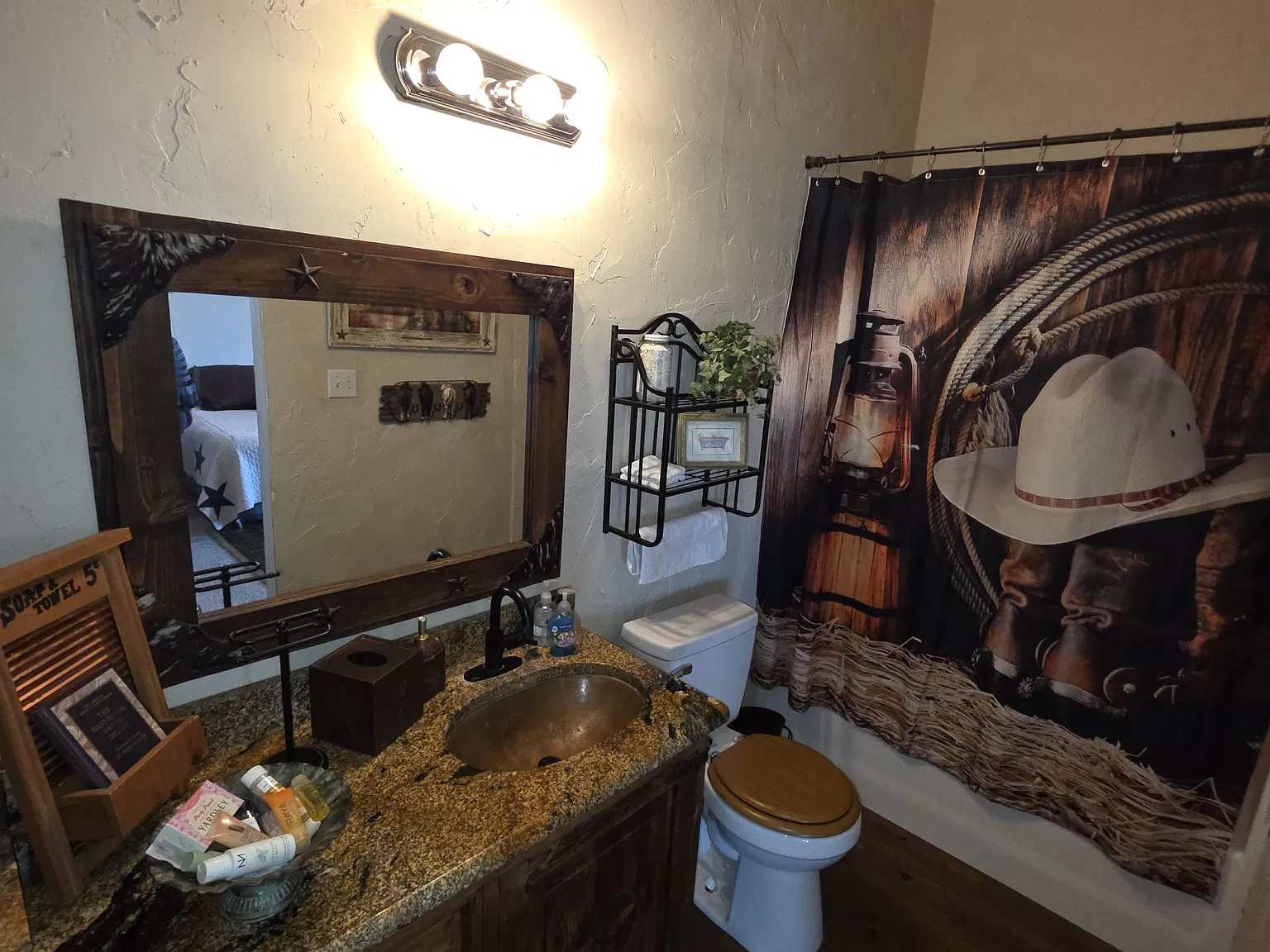4 bed, 4.5 bath, 5000 sqft, $750 — Photo 2
