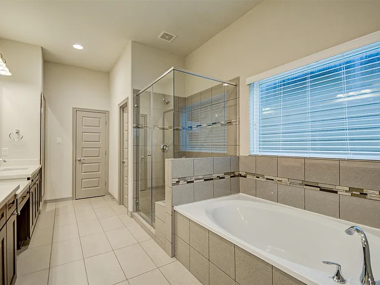 5941 Kansas St — Photo 17