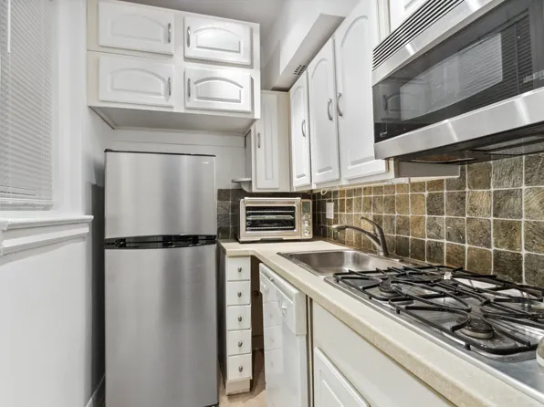 304 West 75th Street image 6 of 11