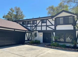 24363 Clipstone St, Woodland Hills, CA 91367