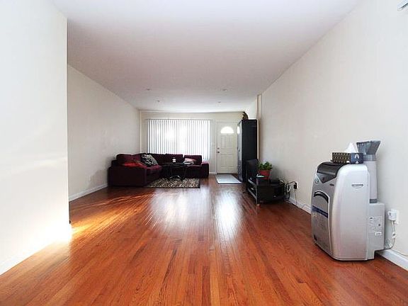 3rd image of 1409 E 54th St #1