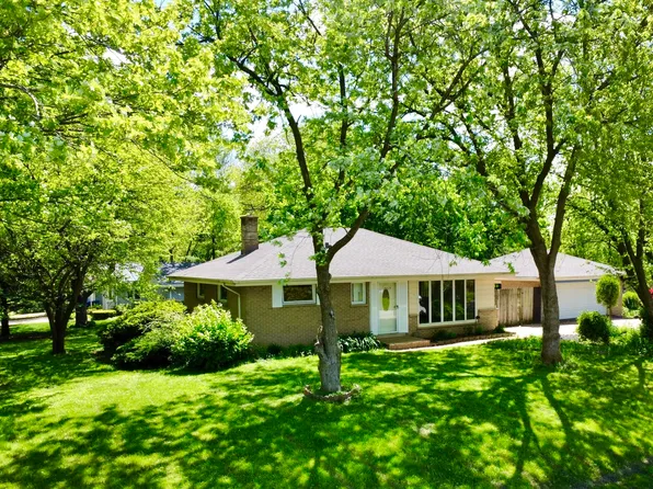 5229 Larkspur Ln, Lisle, IL 60532