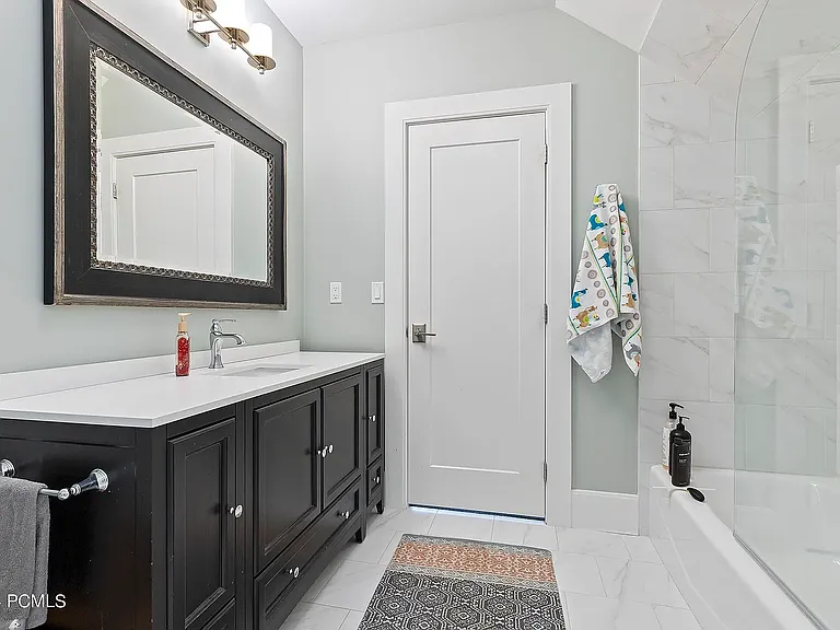 520 E Mission Dr — Photo 16