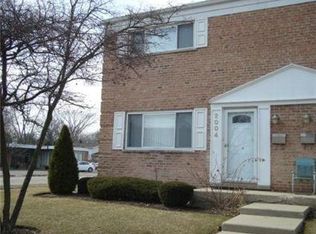 2004 Maple Ave #2004, Northbrook, IL 60062
