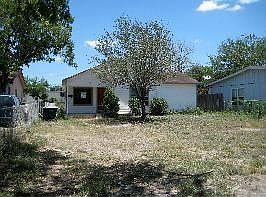 1st image of 1014 E Yoakum Ave
