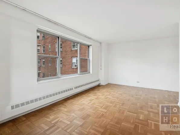 570 Grand Street image 4 of 19