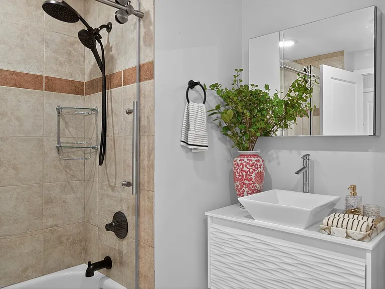 610 Newark St #9C — Photo 25