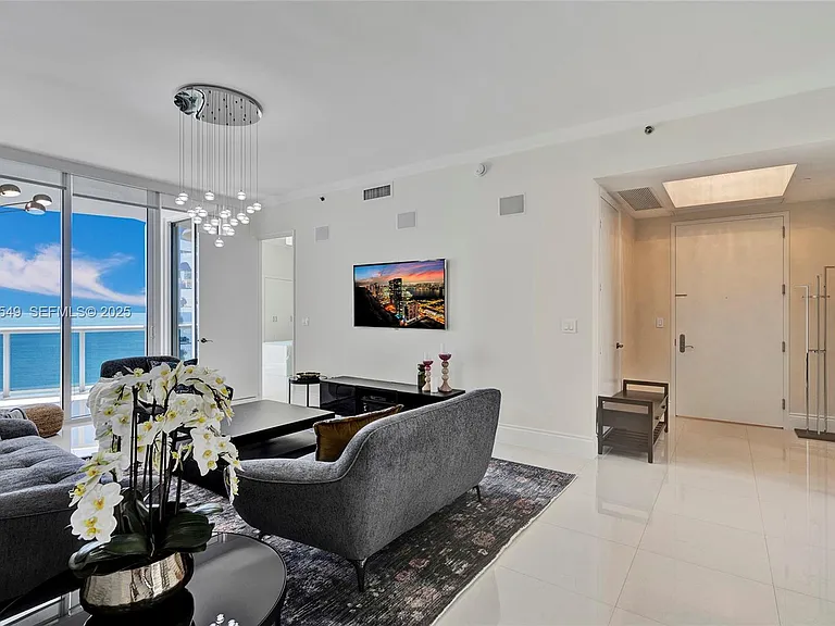16001 Collins Ave #1604 — Photo 4