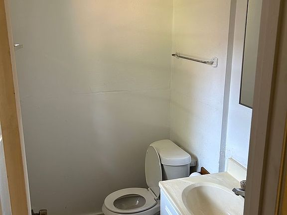 3rd image of 1746 Peach St