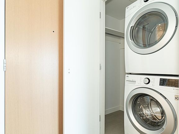 5th image of 6000 McKay Ave #1302