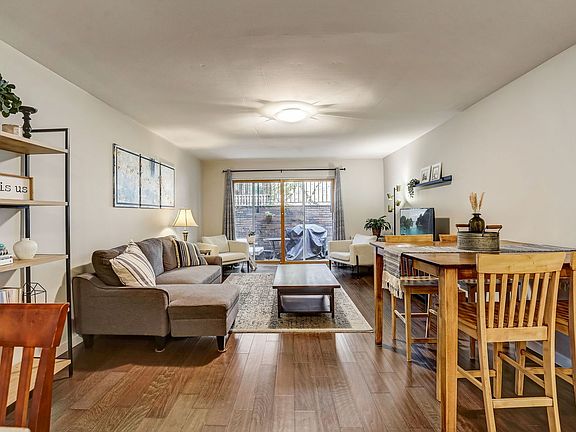 2nd image of 4334 N Clarendon Ave APT 109