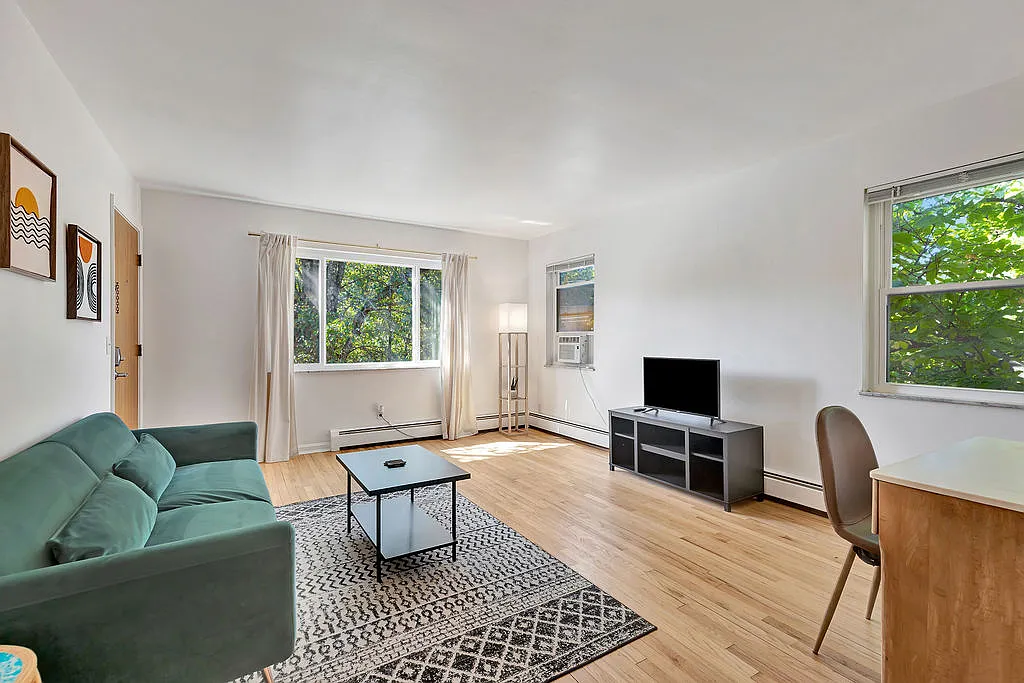 2948 Wardall Ave — Photo 4