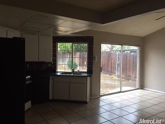 4th image of 7813 Camrose Way