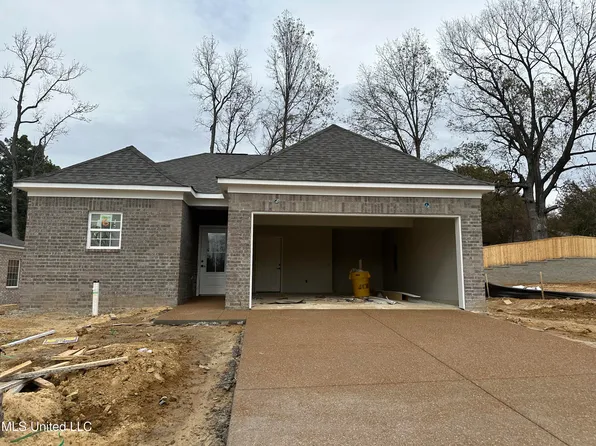 264 Flower Garden Dr, Southaven, MS 38671