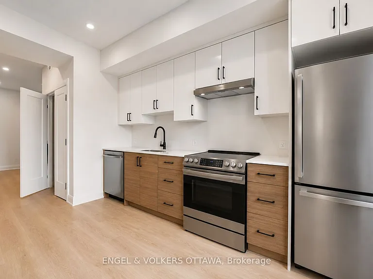 655 Donat St N #8 — Photo 5