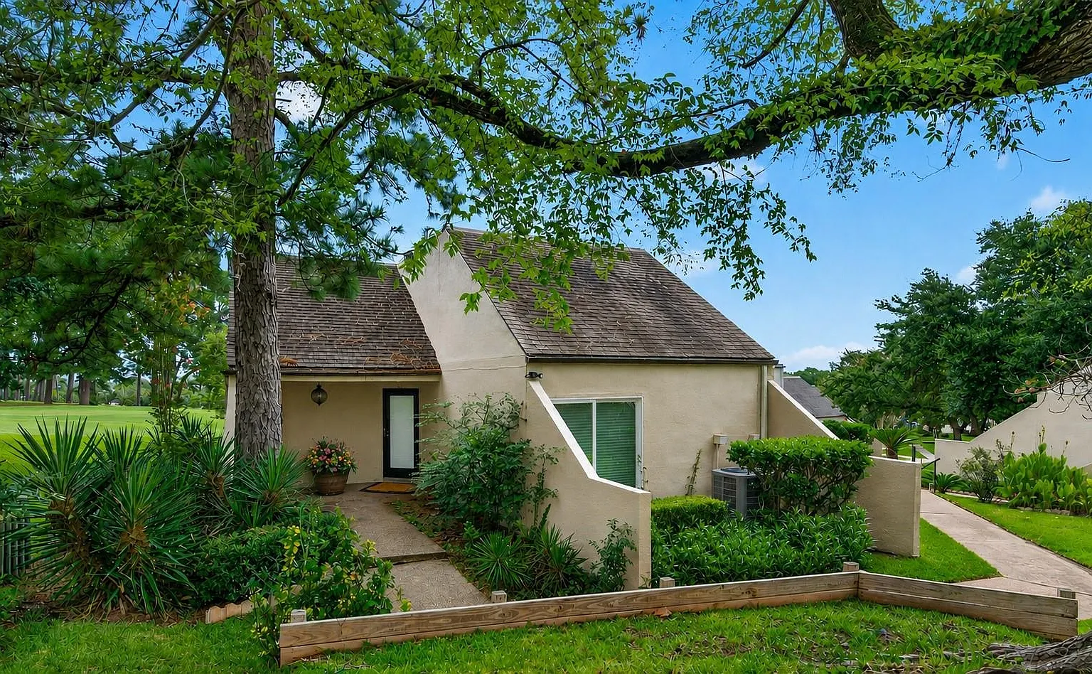 3 bed, 2.0 bath, 1878 sqft, $1,795 — Photo 4