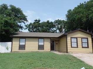 902 Duff Ct, Fort Worth, TX 76112