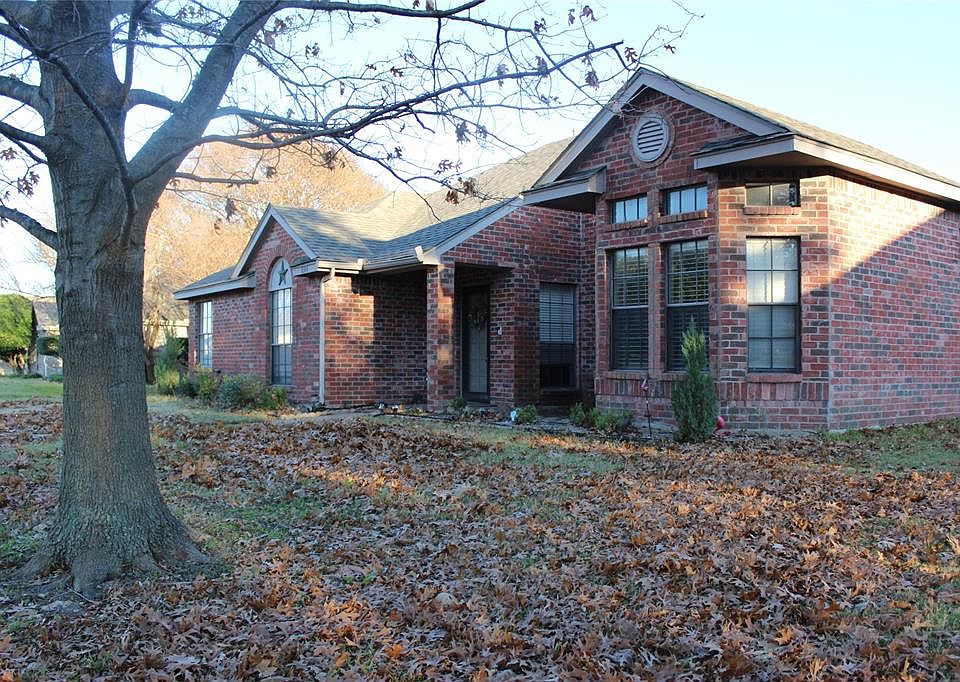 1st image of 8914 Woodlake Dr