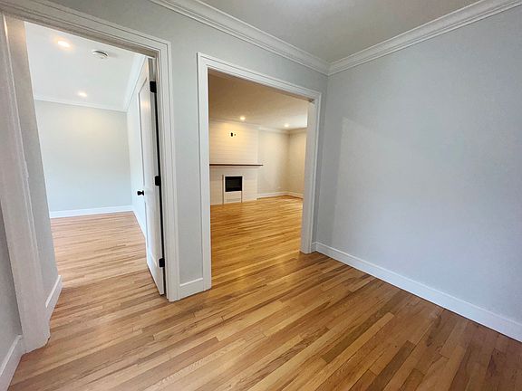 2nd image of 138 Woodside Grn APT 3-C