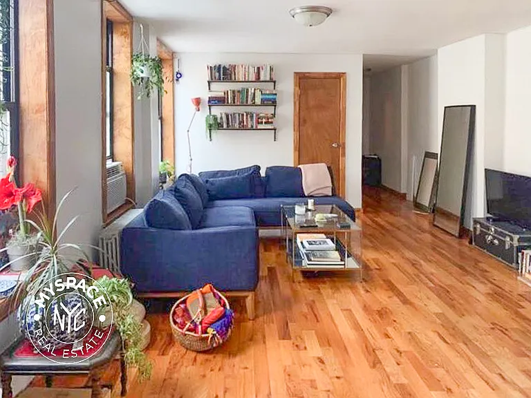 381 Berry St #3B — Photo 2