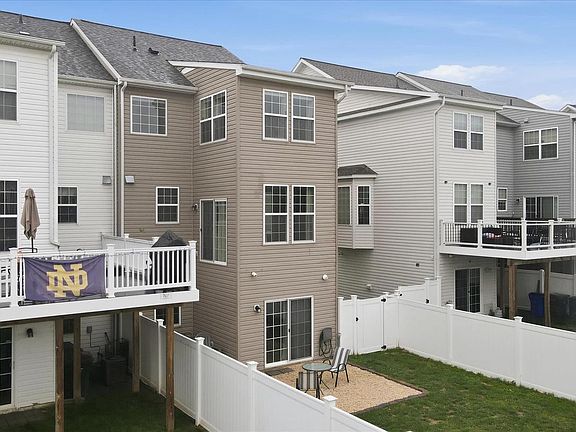 4th image of 18209 Hurricane Ct