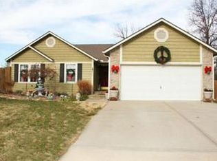 7016 W 68th St, Overland Park, KS 66204