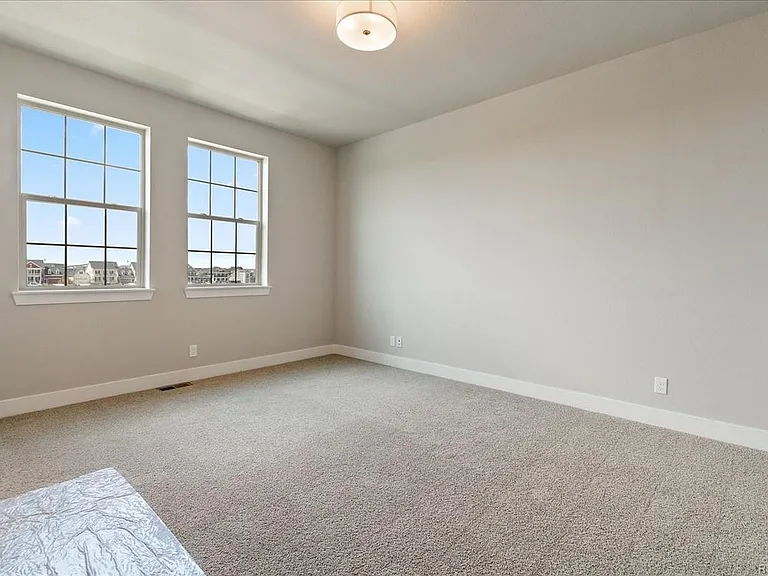 5960 N Dallas St — Photo 13