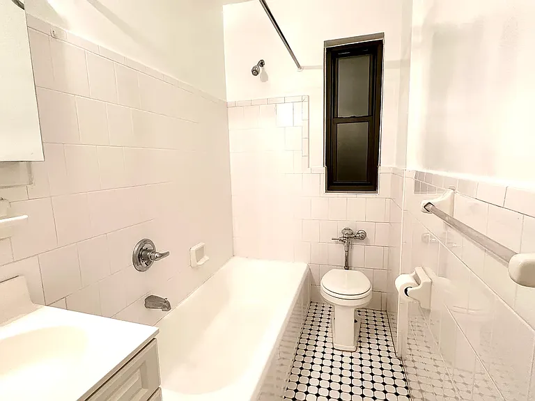 850 Amsterdam Ave #15F — Photo 7