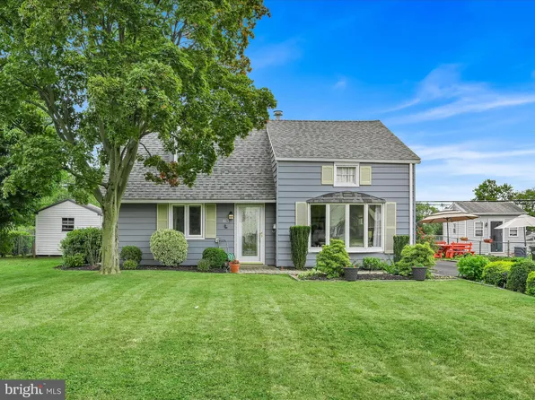 615 Preston Ln, Hatboro, PA 19040