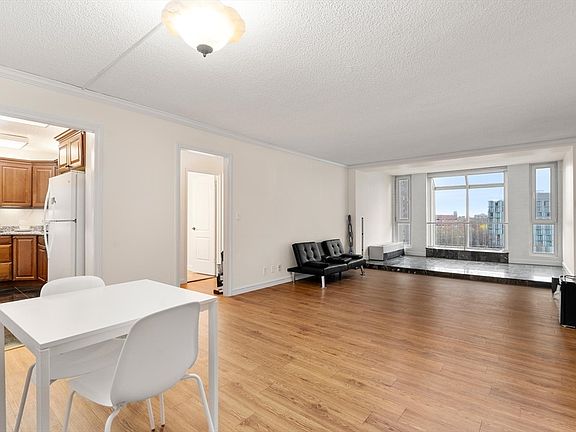 4th image of 77 Pond Ave APT 805