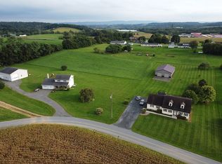 7 Potteiger Rd, Bernville, PA 19506