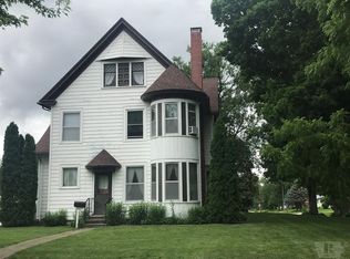 307 E High St, Toledo, IA 52342