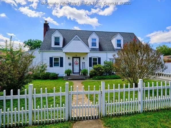 9 33rd St SE, Charleston, WV 25304